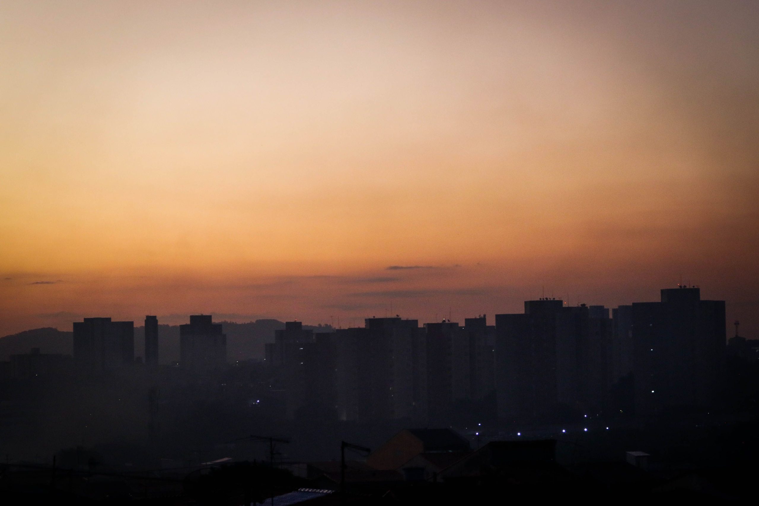 Previsão aponta sol e calor em grande parte do Brasil nesta quinta-feira (13)