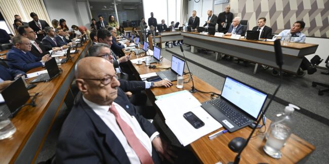 Ccj do senado aprova pl da dosimetria e plenário pode votar ainda hoje