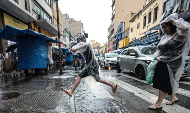 Chuva forte deixa cidade de são paulo em estado de atenção