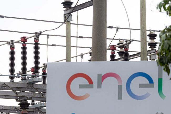 Enel diz que deve restabelecer o fornecimento de energia em sp até a noite de domingo