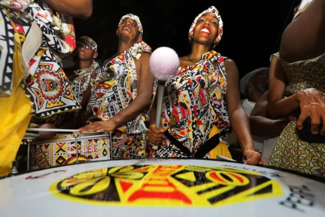 Festas de pré-réveillon do ilê aiyê, cortejo afro e grupo bambeia marcam o fim de ano no pelourinho; confira programação