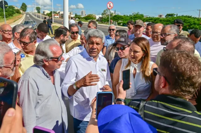 Governo municipal prestigia entrega da duplicação da avenida presidente vargas em vitória da conquista