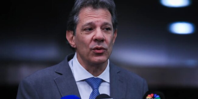 Haddad busca canal direto com eua para rastrear peças de fuzis