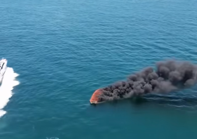 Lancha explode em angra dos reis e deixa 5 feridos; veja vídeo