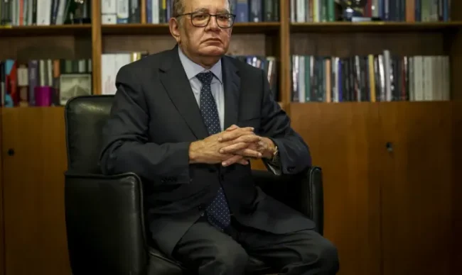 Mendes diz não ser contra código de conduta, mas defende debate no stf