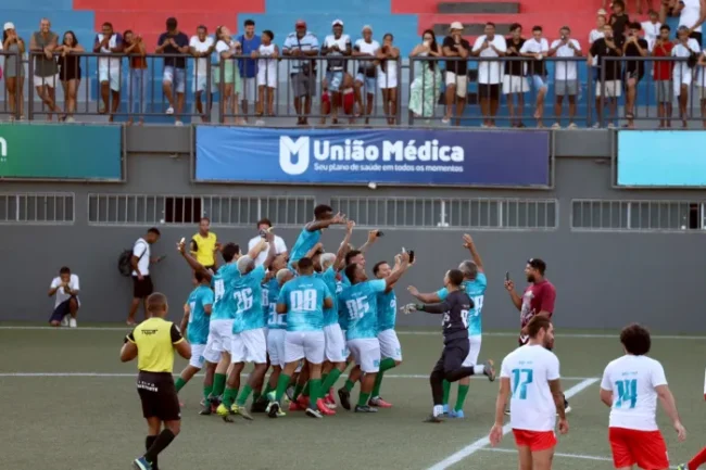 Natal show de bola une futebol e solidariedade em feira de santana