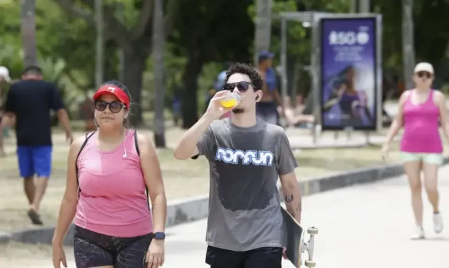Natal tem sol forte e calor de até 40°c no rio de janeiro