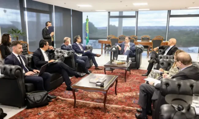 Oea vê instituições fortes no brasil e afasta tese de censura
