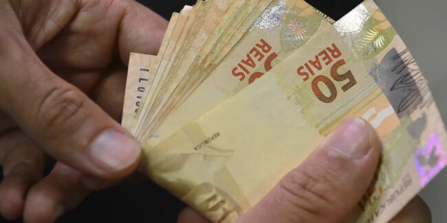 Segunda parcela do 13º salário deve ser paga até a próxima sexta-feira
