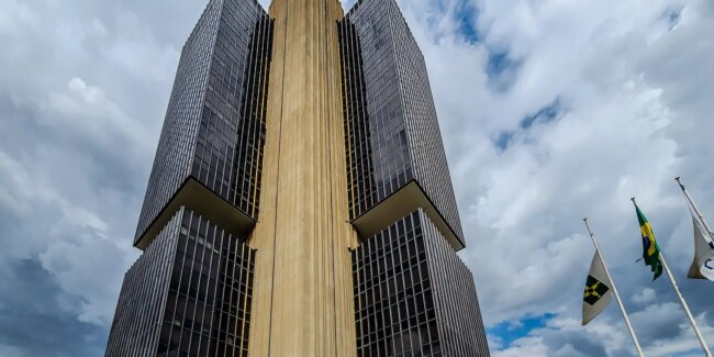 Bc mantém juros básicos em 15% ao ano por quinta vez seguida