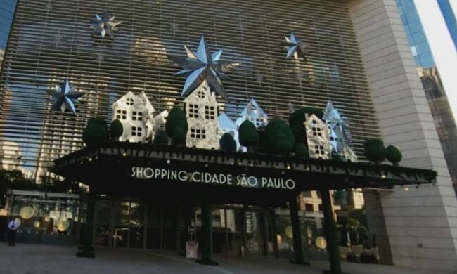 Homem cai de escada rolante e morre em shopping na paulista