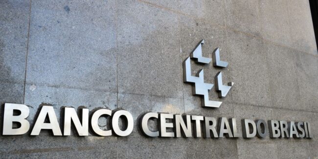 Mercado financeiro eleva previsão da selic para 13,75% ao ano