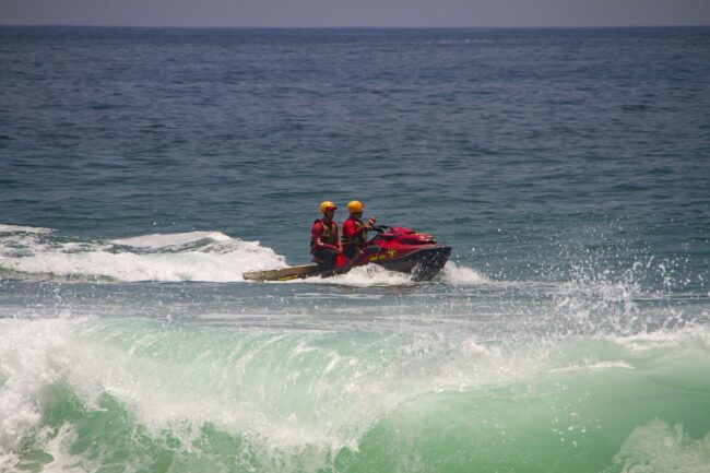 Mais de mil pessoas foram resgatadas em praias do rio durante virada