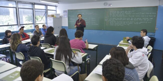 Piso do magistério tem reajuste de 5,4% e vai a r$ 5,1 mil em 2026