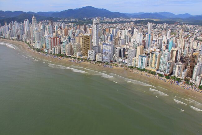 O que fazer em balneário camboriú além da praia: guia completo