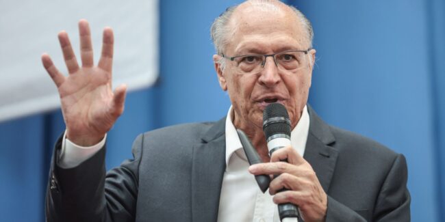 Alckmin diz que milei presta desserviço à argentina