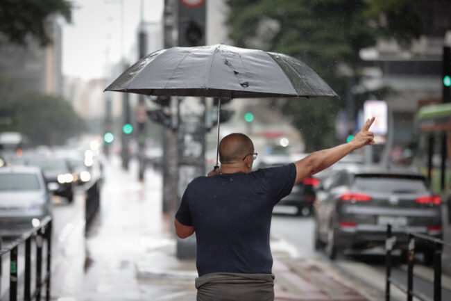 Defesa civil de sp alerta para risco de tempestades nesta segunda-feira