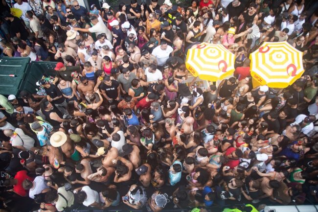 Desfiles de blocos vão interditar dezenas de ruas em são paulo; saiba quais