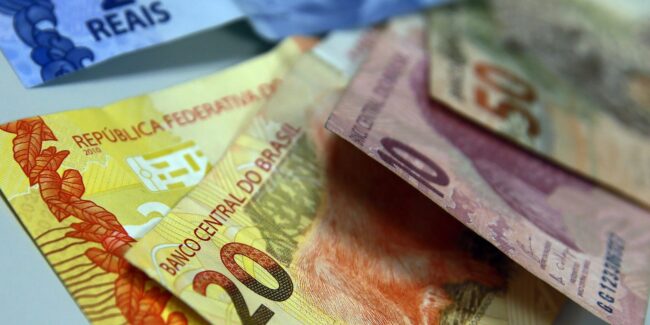 Dívida pública fica praticamente estável, mas supera r$ 8,6 trilhões