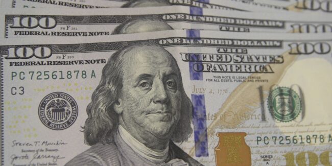 Dólar sobe para r$ 5,22 em dia de turbulência internacional