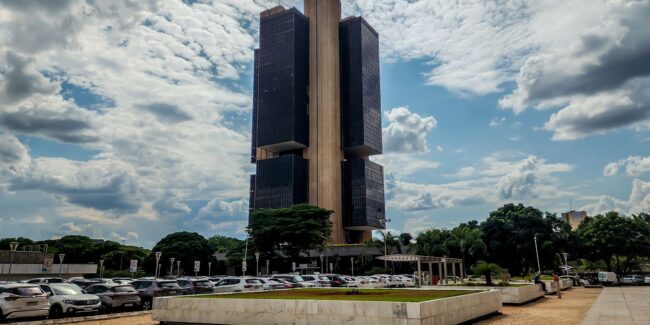 Juros subiram para famílias e empresas em janeiro, mostra bc
