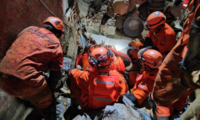 Mulher morre após desabamento de casa no maracanã, zona norte do rj