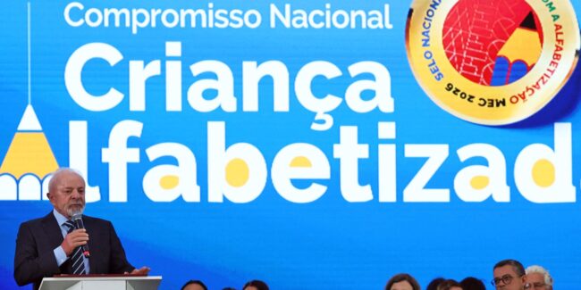 Brasil atinge meta com 66% das crianças alfabetizadas em idade certa