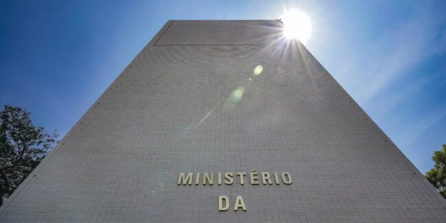 Governo prevê arrecadar r$ 4,4 bi com taxação de fintechs, bets e jcp
