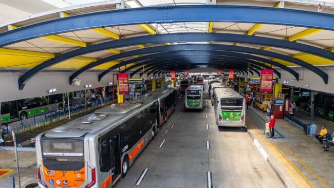 Homem é preso após esfaquear e matar vítima no terminal da lapa em são paulo