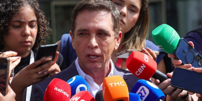 Jair bolsonaro tem alta hospitalar; ex-presidente já está em casa