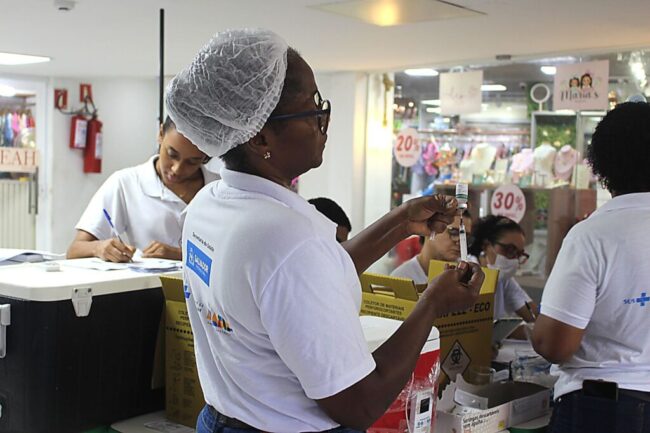 Prefeitura promove vacinação contra influenza com horário estendido em shopping de salvador – secretaria de comunicação