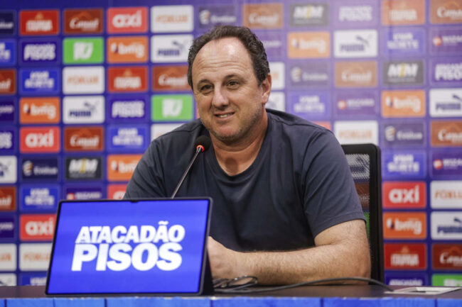 Ceni detalha estratégia para virar o jogo e elogia atuação de reservas contra o mirassol