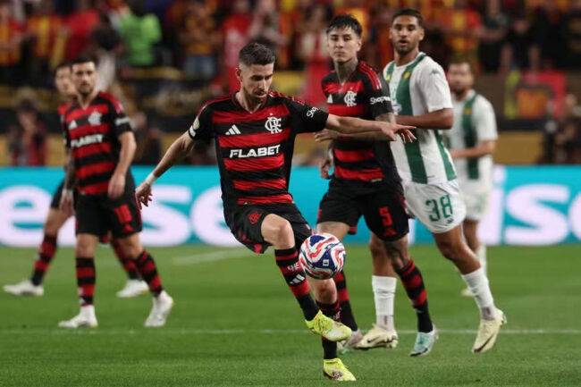 Flamengo deve seguir sem dupla de volantes titular contra o bahia