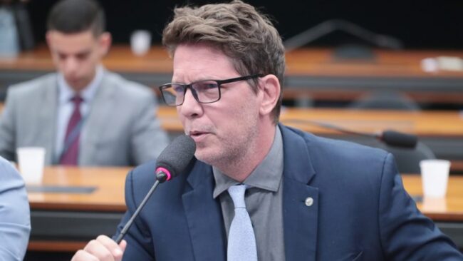 Mario frias é internado em uti após dores abdominais