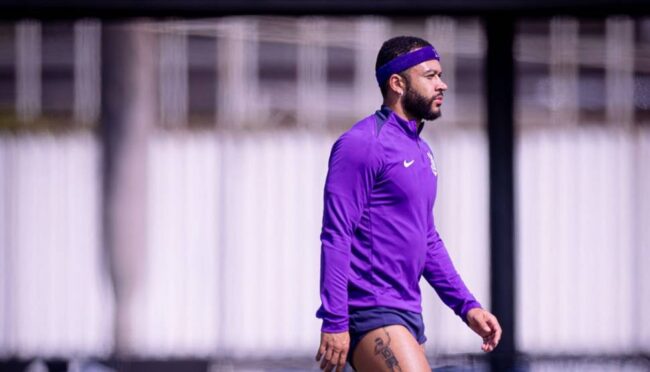 Memphis depay tem lesão agravada e não joga contra o vitória