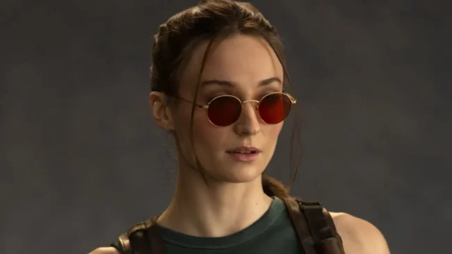 Sophie turner se machuca durante filmagens de “tomb raider” e produção é pausada