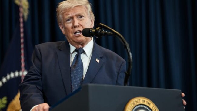 Trump diz que eua vão bloquear o estreito de ormuz