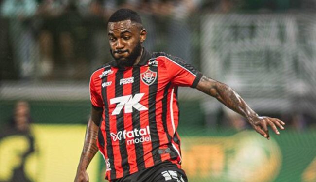 Vitória acerta aquisição de lateral-esquerdo por r$ 4,8 milhões