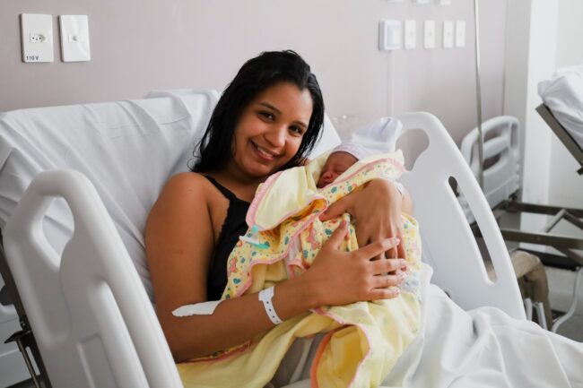 Ações na maternidade regional de camaçari reforça importância do aleitamento materno