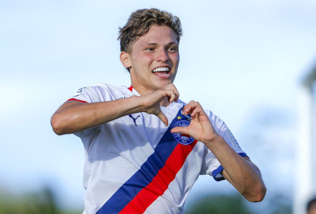Dell marca três gols e bahia goleia por 6 a 0 na estreia do nordestão sub-20