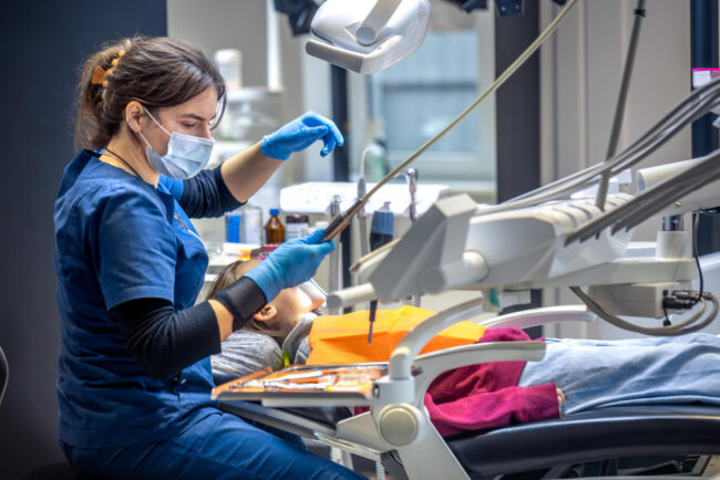 Falta de dentistas nas utis expõe pacientes a infecções e sepse