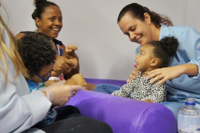 Pensão vitalícia garante apoio a famílias afetadas pela zika
