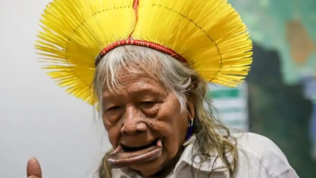 Cacique raoni apresenta melhora, mas segue internado em uti
