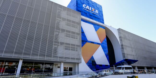 Caixa e bb liberam abono salarial para nascidos em maio e junho