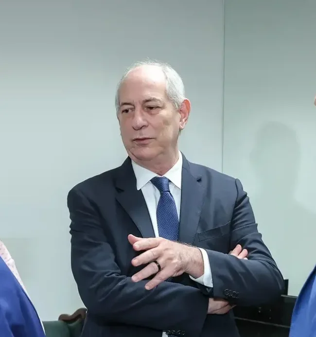 Ciro gomes afirma que sanções dos eua contra pcc e cv podem atingir empresas e colaboradores das facções