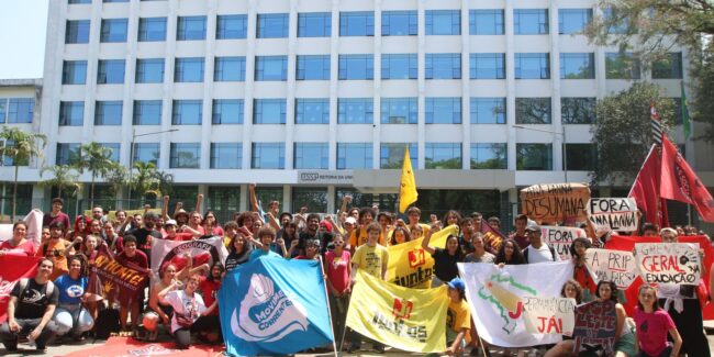 Estudantes encerram greve de quase dois meses na usp