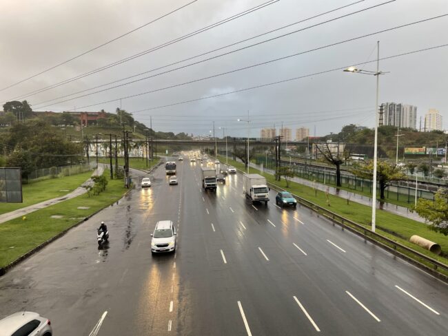 Inmet emite alerta de acumulado de chuva para salvador e outras 24 cidades da bahia