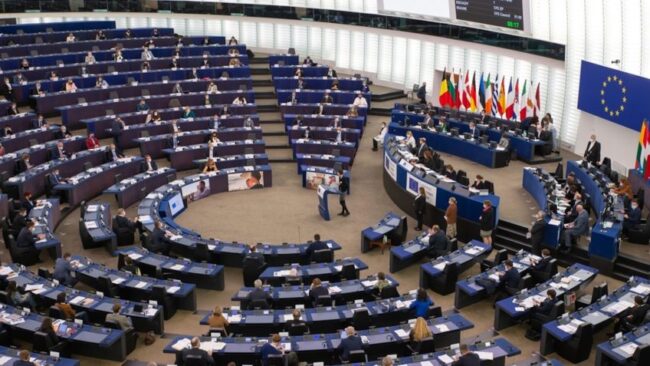 Parlamento europeu aprova corte de tarifas sobre produtos dos eua