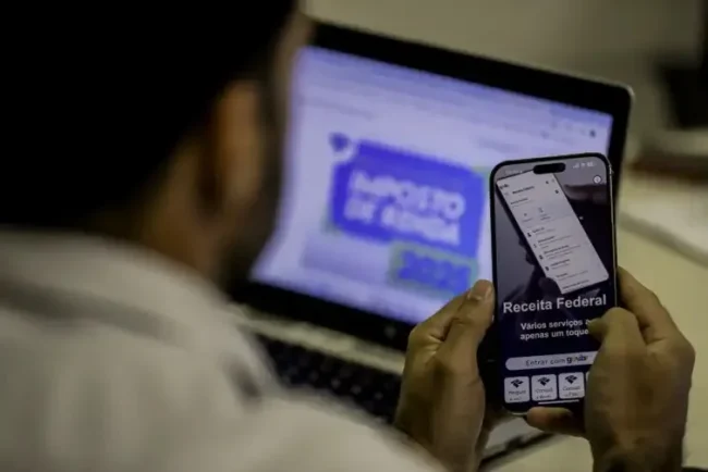 Receita paga nesta terça lote recorde de restituição com correção de 1%; veja quem entrou
