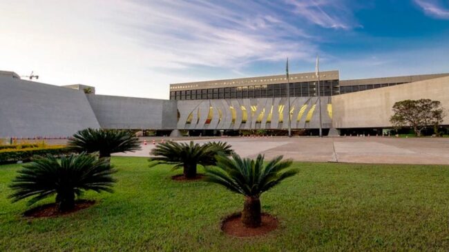 Stj adia decisão sobre imposto de transmissoras de energia